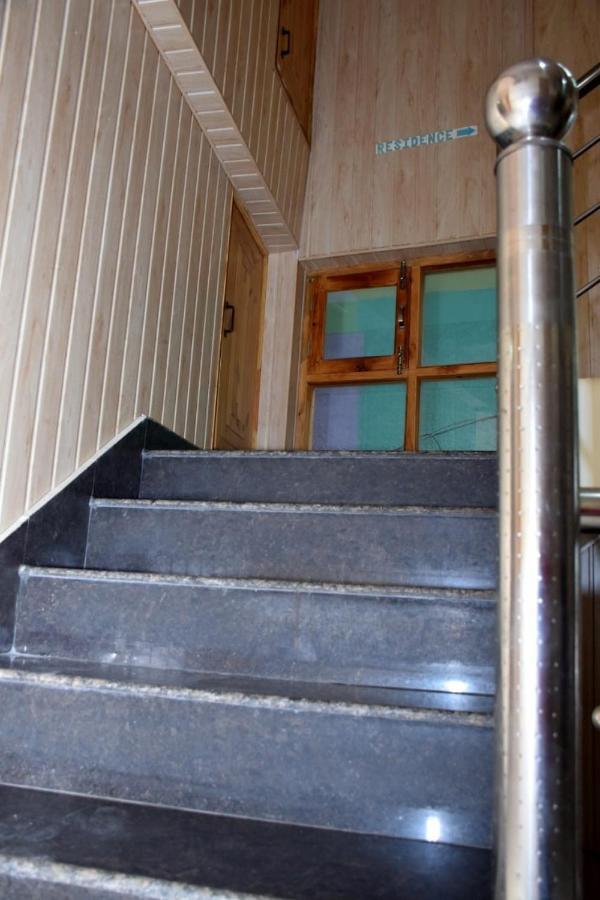 Hotel Nirmal Chhaya Manāli Exterior foto